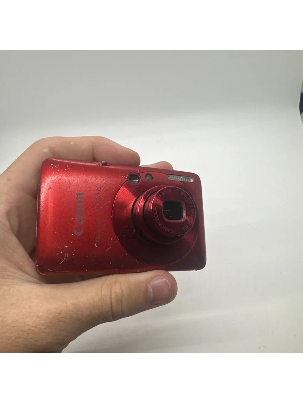 Canon PowerShot SD780IS Digital ELPH  12.1 MP Digital Camera (deep red)